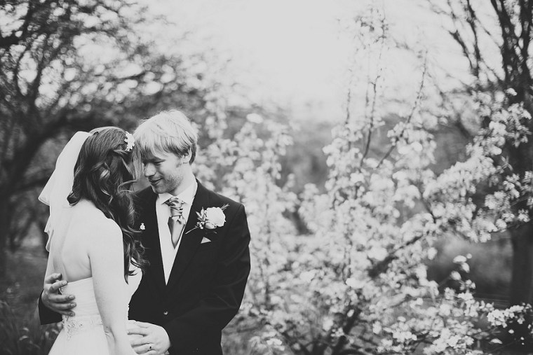 NETTLESTEAD PLACE WEDDING PHOTOS IN KENT 065