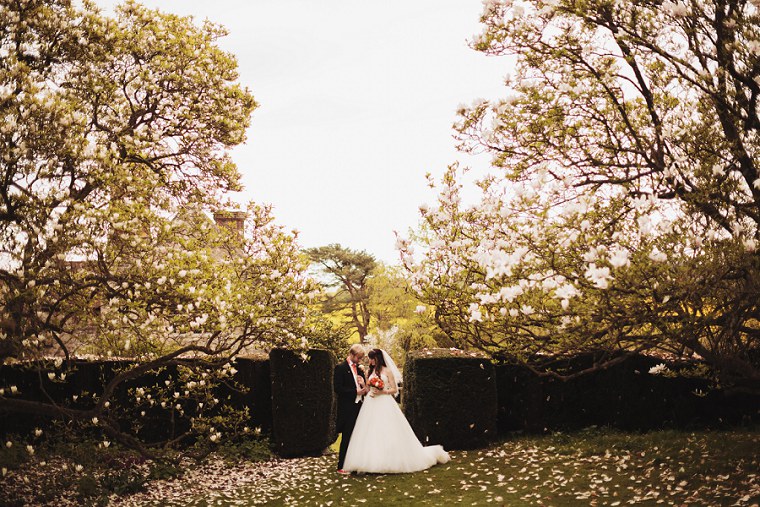 NETTLESTEAD PLACE WEDDING PHOTOS IN KENT 069